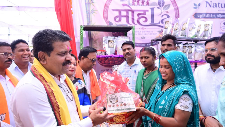 सुशासन तिहार में गूंजा ‘मोहला ब्रांड’ का नाम: उप मुख्यमंत्री विजय शर्मा ने किया शुभारंभ, महिला समूहों की सराहना