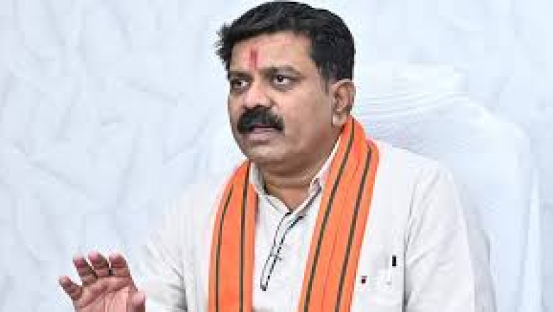 CG BJP Politics: बढ़ सकता है विजय शर्मा का सियासी कद, राष्ट्रीय अध्यक्ष पद की चर्चाओं ने पकड़ा जोर