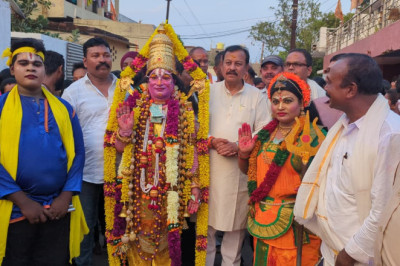 श्री श्री श्री मनिनम्मा सम्बरालु सीतला माता महोत्सव का भव्य आयोजन, सांसद विजय बघेल हुए शामिल...