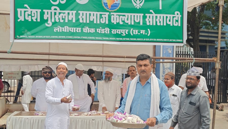 तपती गर्मी में राहत: प्रदेश मुस्लिम समाज कल्याण सोसायटी द्वारा रायपुर के कचहरी चौक पर छाछ वितरण...