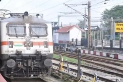 रेल यात्रियों के लिए खुशखबरी: छत्तीसगढ़ एक्सप्रेस में एक्स्ट्रा AC-3 कोच की सुविधा