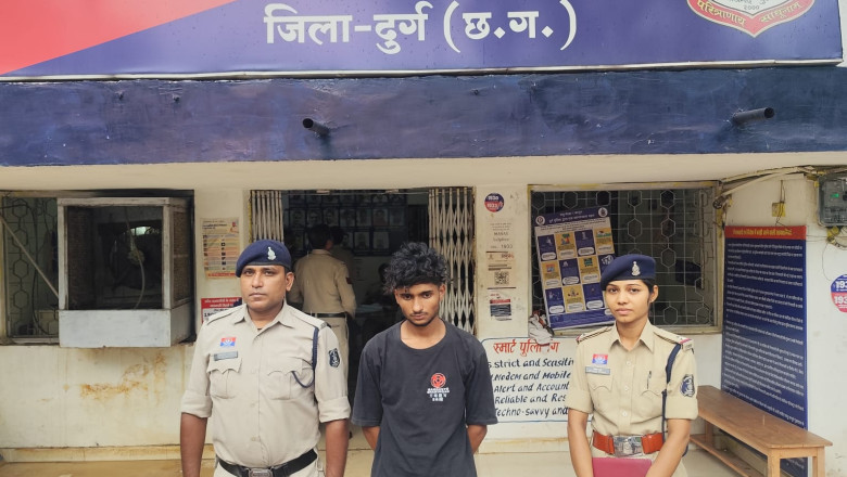 दुकान का ताला तोड़कर नगदी चोरी करने वाला आरोपी गिरफ्तार, जामुल पुलिस ने 99,500 रुपये बरामद किए....