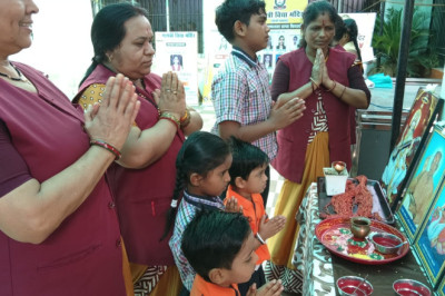 गायत्री विद्या मंदिर में बच्चों का तिलक वंदन कर शाला प्रवेशोत्सव मनाया...