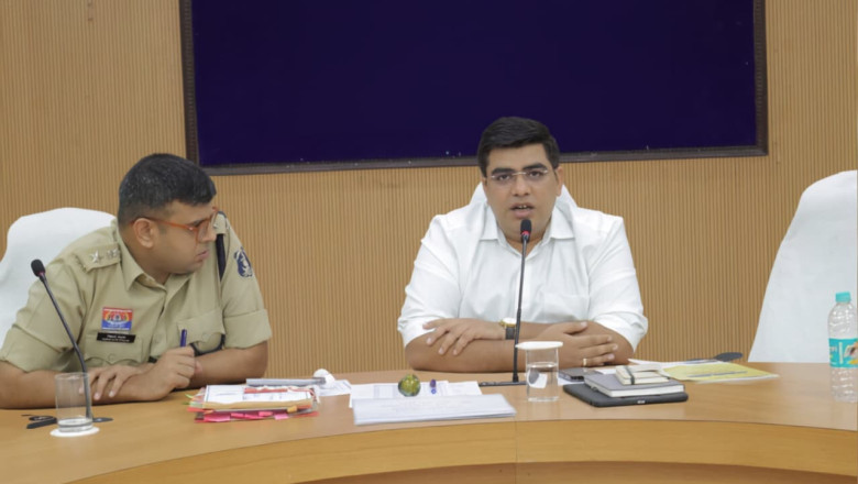 समय-सीमा बैठक में कलेक्टर ने की विभागीय कार्यों की विस्तृत समीक्षा, लंबित प्रकरणों के त्वरित एवं समयबद्ध निराकरण के सख्त निर्देश