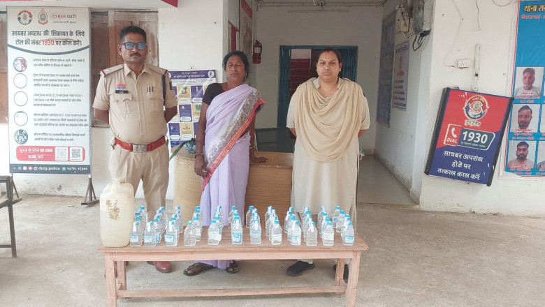 दुर्ग पुलिस की बड़ी कार्रवाई: 63 पौवा देशी शराब और महुआ शराब के साथ महिला गिरफ्तार