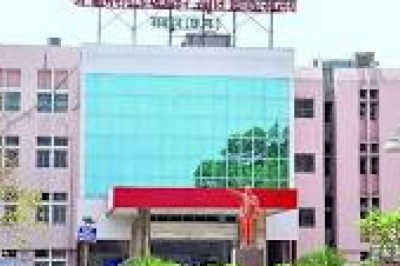 अंबेडकर अस्पताल में पानी का संकट: मोटर खराब होते ही सूखे वार्ड और बाथरूम