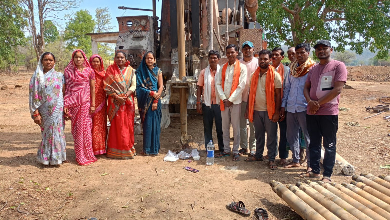 डोंगरगढ़ - ग्रामीणों की लंबे समय से मांग पर ! बुढ़ान छापर में बोर खनन का शुभ कार्य किया गया।