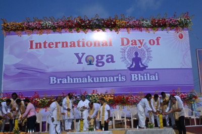 ब्रह्माकुमारीज द्वारा भव्य योग महोत्सव का सफल आयोजन