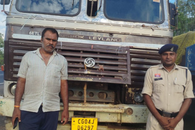 राजनांदगांव (बागनदी)- अवैध कबाड़ से से लदी ट्रैक को पुलिस ने किया जप्त ! 11 लाख से अधिक की संपत्ति जप्त ! प्रशानिक कार्यवाही से कबाड़ियों में मचा हड़कंप।।
