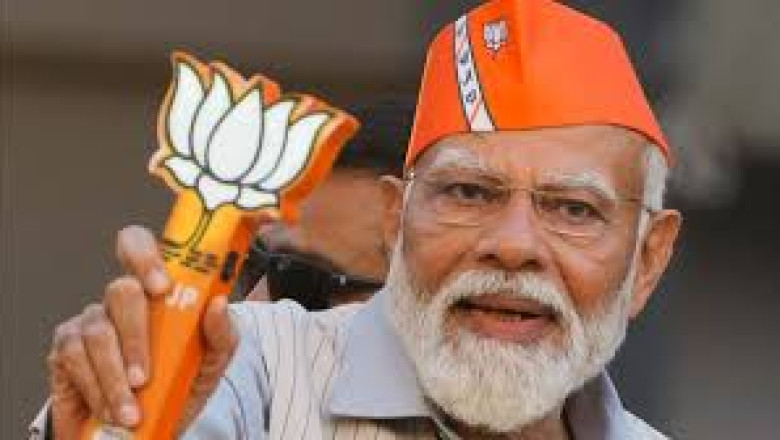 कांग्रेस का हमला: रायपुर में मोदी–साय की गारंटी को विधायकों ने किया फेल