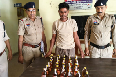 पुलिस की कार्रवाई: 62 पौवा अवैध शराब और स्कूटी जब्त, दो आरोपी गिरफ्तार