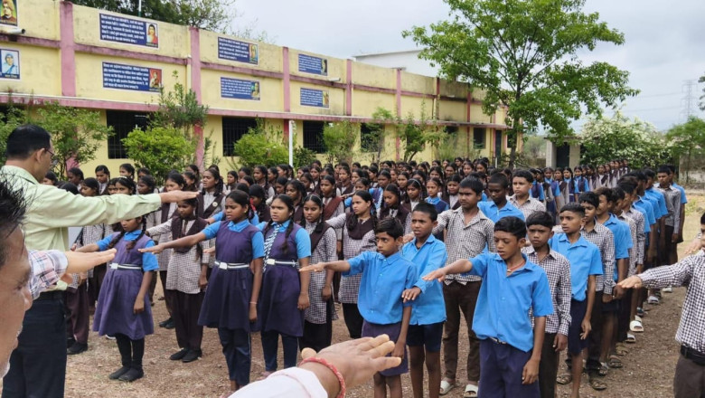 हायर सेकेंडरी तिलईरवार में विद्यार्थियों को नशा मुक्ति पर शपथ दिलाया गया....