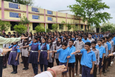 हायर सेकेंडरी तिलईरवार में विद्यार्थियों को नशा मुक्ति पर शपथ दिलाया गया....
