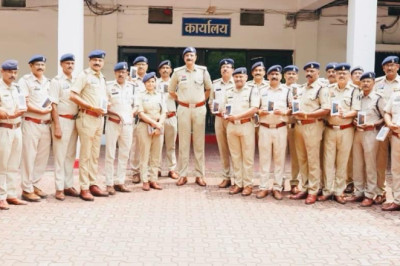 रायपुर पुलिस के 308 विवेचकों को मिले स्मार्टफोन, ई-साक्ष्य संकलन होगा अब और तेज