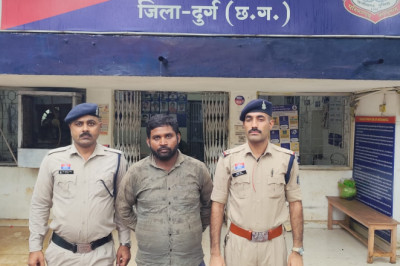 दुर्ग में अवैध शराब पर जामुल पुलिस का एक्शन: 32 पौवा देशी मसाला शराब के साथ आरोपी गिरफ्तार