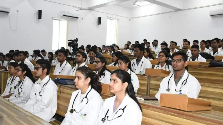 छत्तीसगढ़ को मिले 5 नए शासकीय मेडिकल कॉलेज, 250 नई MBBS सीटों को एनएमसी की मंजूरी