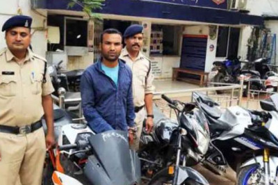 भिलाई से बाइक चोरी कर रायगढ़ में छिपा आरोपी गिरफ्तार, रायपुर-बिलासपुर से भी दो वारदात कबूली; तीन बाइक बरामद