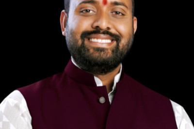 राहुल गांधी ने प्रधानमंत्री के आवास के बाहर जैसा आचरण किया, वह लोकतांत्रिक गरिमा के प्रतिकूल और निंदनीय है। ऐसे राजनीतिक स्टंट की अपेक्षा नेता प्रतिपक्ष जैसे पद पर बैठे व्यक्ति से तो बिल्कुल नहीं होती..