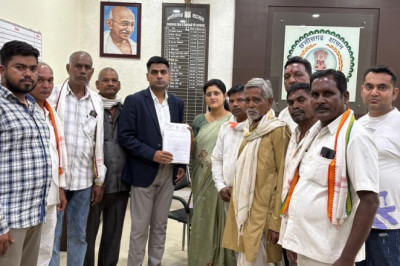 डोंगरगढ़ विधायक ने कलेक्टर को सौंपा ज्ञापन  बाईपास प्रभावित गांवों की रजिस्ट्री पर रोक हटाने और नज़ूल भूमि के नवीनीकरण की मांग...