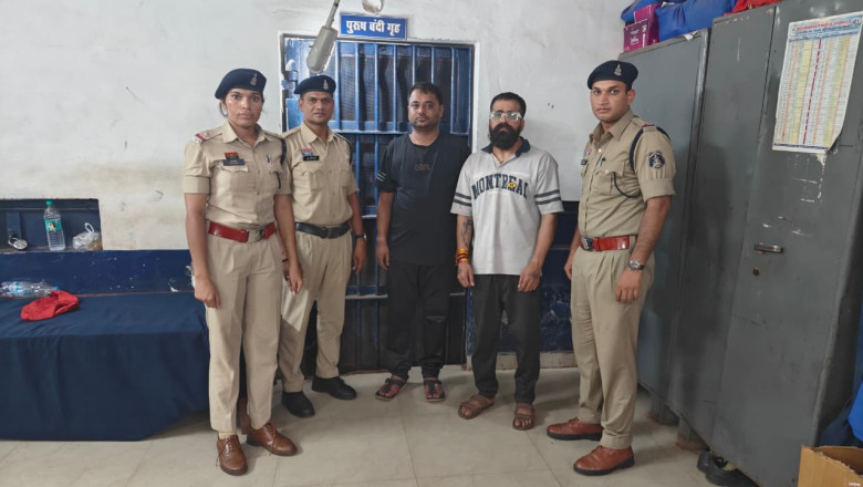 प्रीमियम ब्रांड की नकली सिगरेट बेचते 2 आरोपी गिरफ्तार, दुर्ग के इंदिरा मार्केट से 2.07 लाख का माल जब्त
