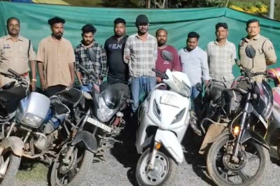 कोण्डागांव में जुए के अड्डे पर पुलिस का शिकंजा, 7 जुआरी गिरफ्तार; 2.01 लाख का सामान जब्त