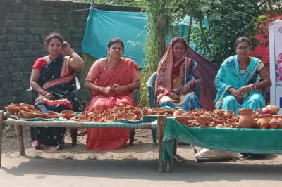 मिट्टी के हुनर से आत्मनिर्भर बनीं सावित्री राणा, बिहान योजना से बदली जिंदगी...