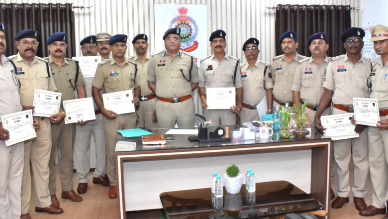 उत्कृष्ट अपराध विवेचना के लिए दुर्ग पुलिस के 16 अधिकारी एवं कर्मचारी सम्मानित