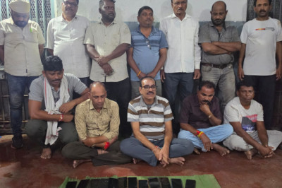 दुर्ग में जुआ फड़ पर पुलिस की रेड: 12 आरोपी गिरफ्तार, ₹3.16 लाख कैश और 12 मोबाइल जब्त