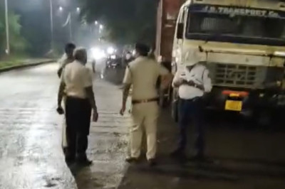 दुर्ग यातायात पुलिस का एक्शन, बोरियागेट में बीच सड़क खड़े 3 ट्रक जप्त, चालकों पर FIR...
