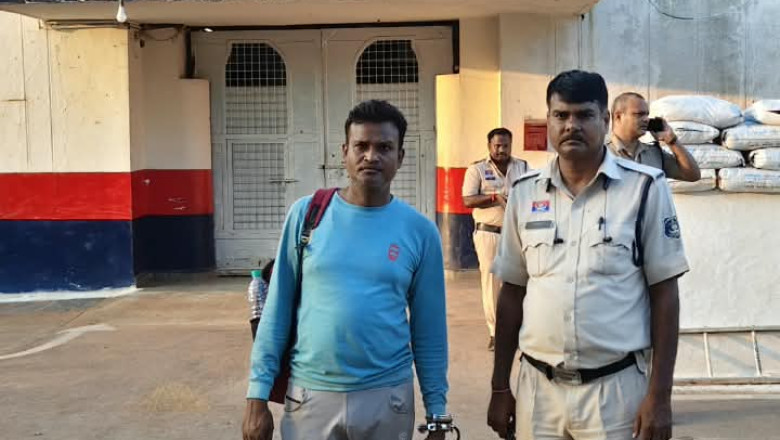 दुर्ग में हत्या के प्रयास का आरोपी अहमदाबाद से गिरफ्तार, धारदार हथियार-मोटरसाइकिल और कपड़े बरामद...