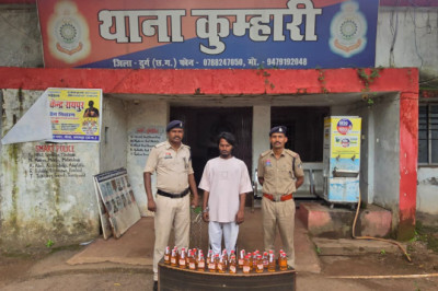 कुम्हारी में अवैध शराब बिक्री का भंडाफोड़, 30 पौवा देशी मसाला शराब के साथ युवक गिरफ्तार