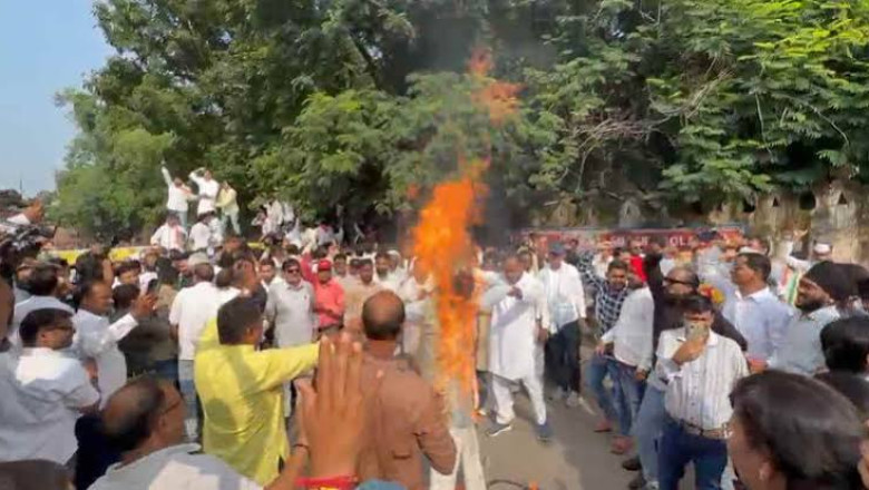 प्रदेशभर में कांग्रेस का प्रदर्शन: CEC ज्ञानेश कुमार को हटाने की मांग, रायपुर में पैदल मार्च कर PM मोदी और ज्ञानेश कुमार का पुतला फूंका