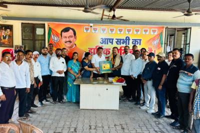 सांसद विजय बघेल की सुरक्षा में पदस्थ सुरक्षा अधिकारी गोविंद दीक्षित सेवानिवृत्त  सांसद कार्यालय में आयोजित हुआ भावभीना विदाई समारोह....