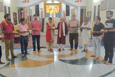 भिलाई: पीएम मोदी के जन्मदिन पर वार्ड 70 में जलाया आशीर्वाद दीप, महिला मोर्चा ने की दीर्घायु की कामना...