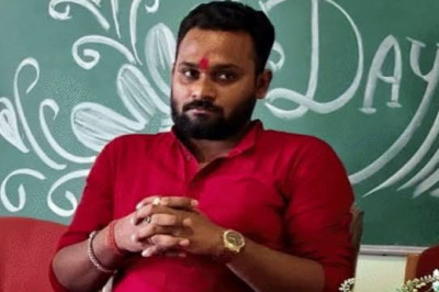 प्रोफेसर पर छात्राओं से अश्लील मांग का आरोप: ₹50 हजार का लालच देने की बात, विवाद बढ़ा तो दिया इस्तीफा