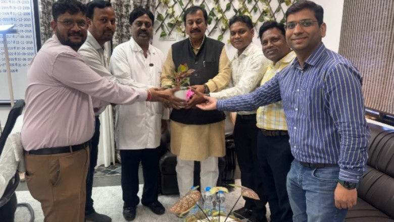 भिलाई : सांसद विजय बघेल ने सेक्टर-9 अस्पताल का किया निरीक्षण, चिकित्सा सुविधाओं की सराहना कर पुतले पर सीखा CPR...