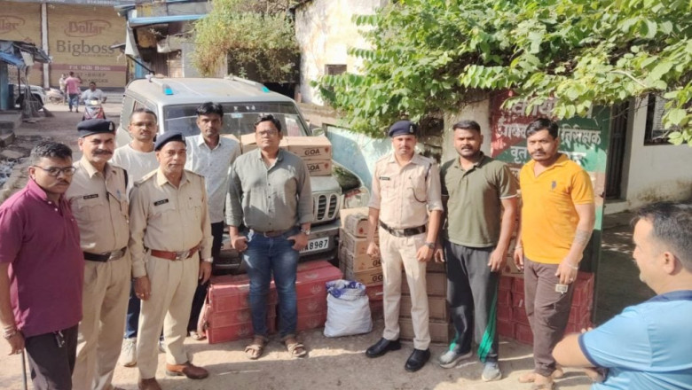 डोंगरगढ़ में आबकारी की बड़ी कार्रवाई, MP निर्मित शराब की 45 पेटी जप्त, स्कॉर्पियो छोड़कर भागे तस्कर...