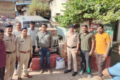 डोंगरगढ़ में आबकारी की बड़ी कार्रवाई, MP निर्मित शराब की 45 पेटी जप्त, स्कॉर्पियो छोड़कर भागे तस्कर...
