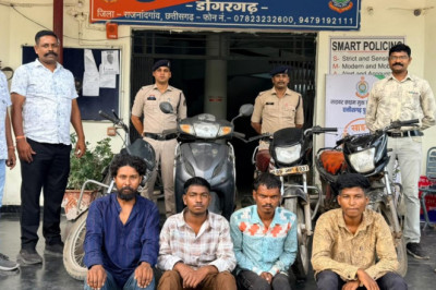 डोंगरगढ़-मोटर सायकल चोरी करने वाले आरोपी को  06 मोटरसाइल के साथ पुलिस ने किया गिरफ्तार।*   *आरोपी गिरवर यादव द्वारा लगातार मोटर