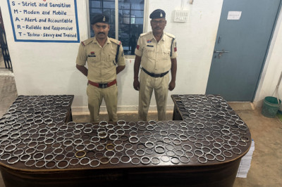 धमधा पुलिस की अनोखी कार्रवाई: सांस्कृतिक कार्यक्रम में युवाओं से 800 लोहे के कड़े उतरवाए