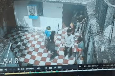 चाइल्ड हेल्पलाइन कार्यालय में महिला से मारपीट का आरोप, बेटी के स्कूल नहीं जाने को लेकर हुआ विवाद