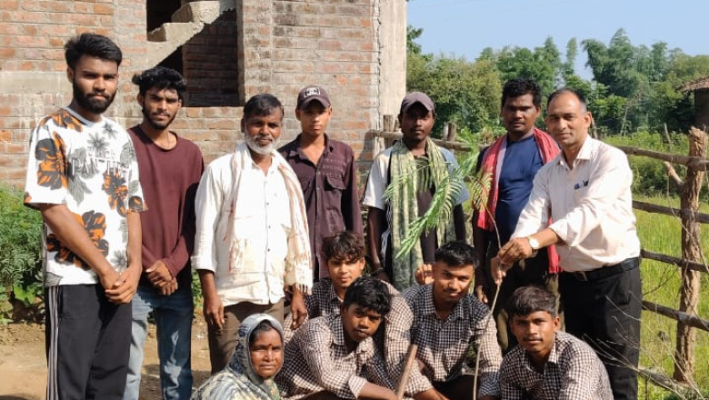 गांधी एवं शास्त्री जयंती पर तिलईरवार में वृक्षारोपण और स्वच्छता अभियान, विद्यार्थियों ने दिया पर्यावरण संरक्षण का संदेश