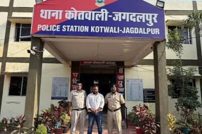 शराब दुकान का दरवाजा तोड़कर घुसा हिस्ट्रीशीटर:मैनेजर-कर्मचारियों को दी जान से मारने की धमकी, शिकायत के बाद आरोपी गिरफ्तार