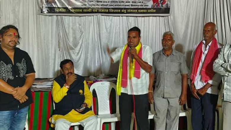 भूख हड़ताल कर रहे किसानों से मिले सांसद, मांगों पर समाधान का दिया आश्वासन