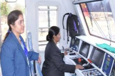भिलाई की प्रतिभा बंसोड़ ने रचा इतिहास: SECR की पहली महिला लोको पायलट, 3 बार उद्घाटन ट्रेन चलाने का मिला गौरव...