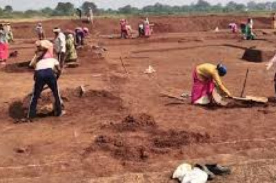 गुंडरदेही के बघेली में परकोलेशन टैंक निर्माण जारी, 90 ग्रामीणों को मिल रहा रोजगार